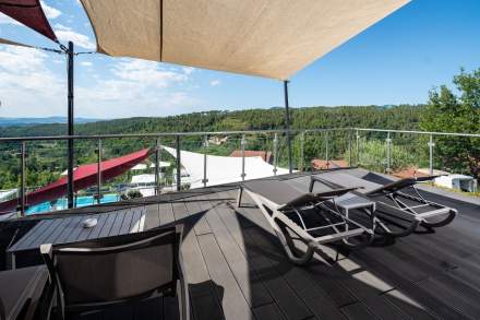 prestige room with pool view