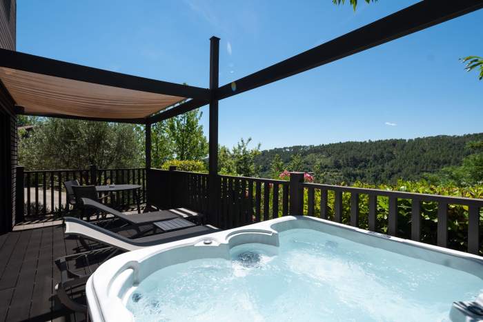 Hôtel Spa Luxe Ardèche · Hôtel Jacuzzi Ardèche · Domaine de Chalvêches